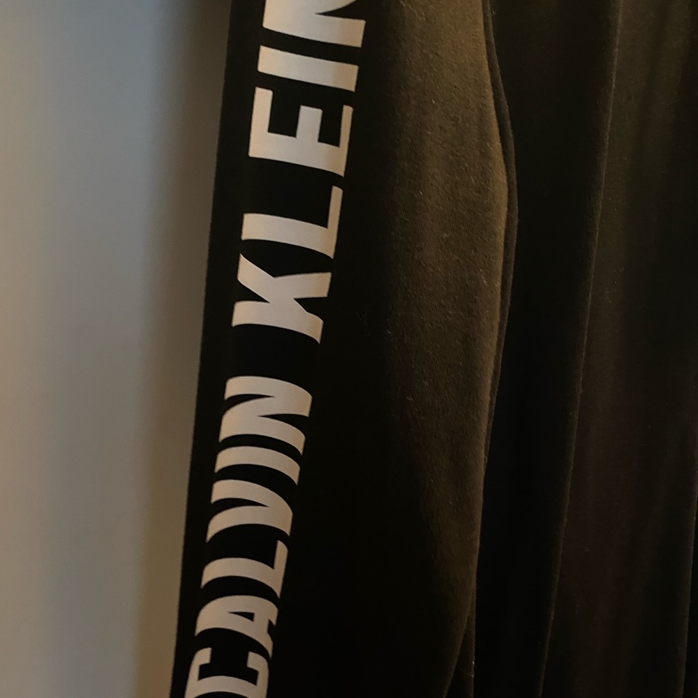 Sweatshirt dress right above knee